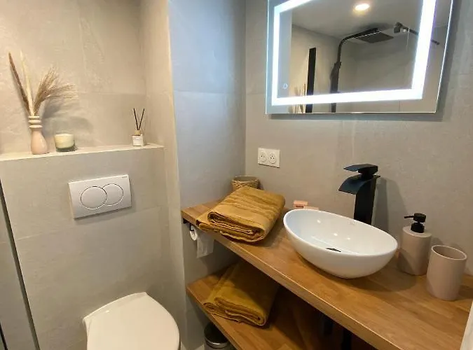 Neuf - Frontiere De Monaco - Clim - Wifi كاب داي